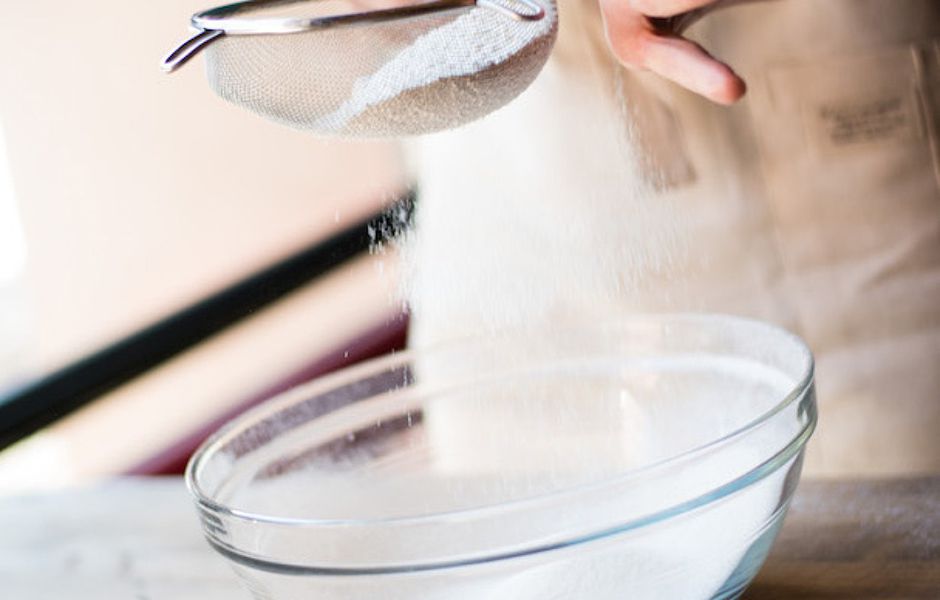 how to make chocolately chip cookies 2343243244556 - چگونه بیسکویت شکلاتی ساده بپزیم؟