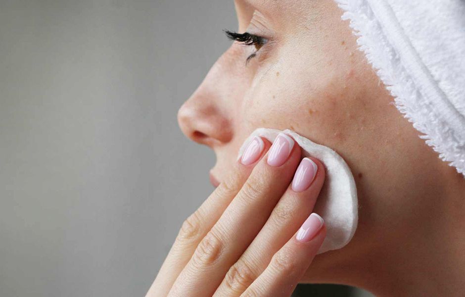 how to apply makeup on acne prone skin 56576878 - چگونه صورت جوش دار را آرایش کنیم؟