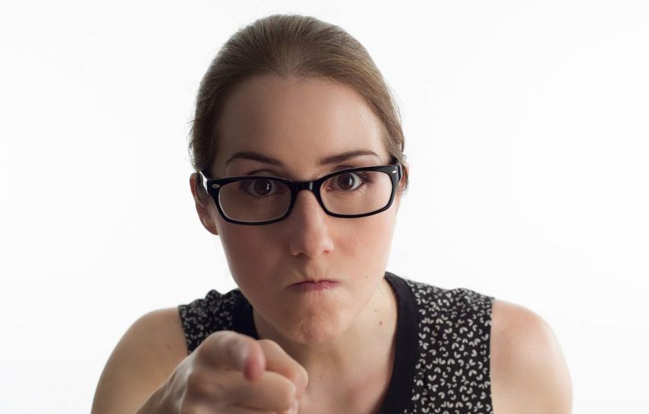 چگونه با افراد مزاحم برخورد کنیم؟ how to deal with annoying people 3243243243 - چگونه با افراد مزاحم برخورد کنیم؟