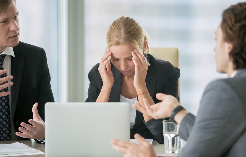 چگونه با افراد مزاحم برخورد کنیم؟ how to deal with annoying people 456564574 - چگونه با افراد مزاحم برخورد کنیم؟