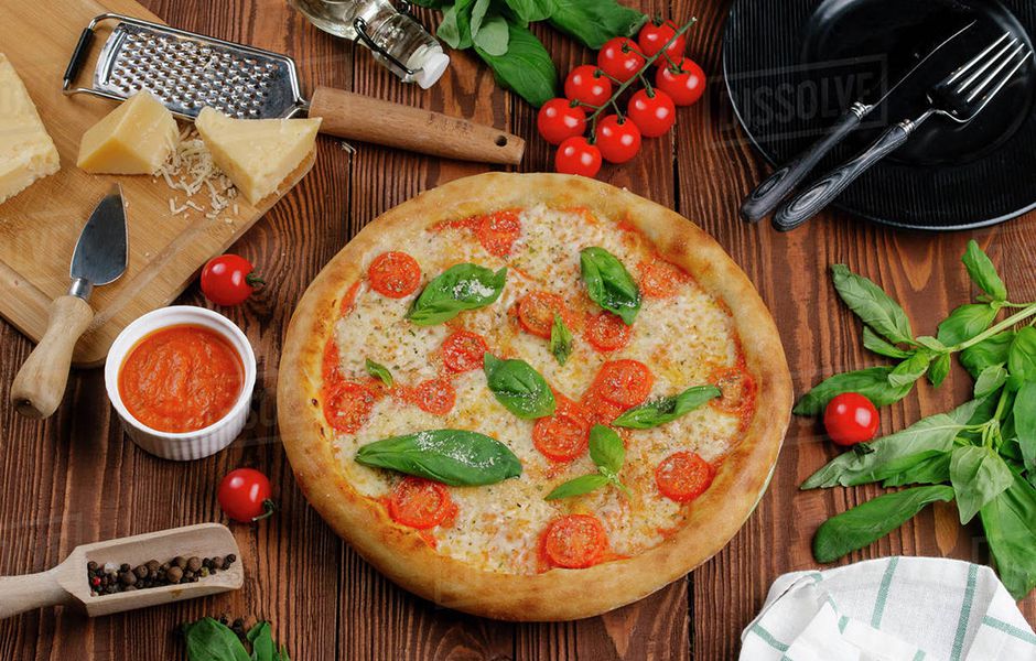 how to make pizza margherita easily 43536547 - چگونه به سادگی پیتزای مارگاریتا درست کنیم؟