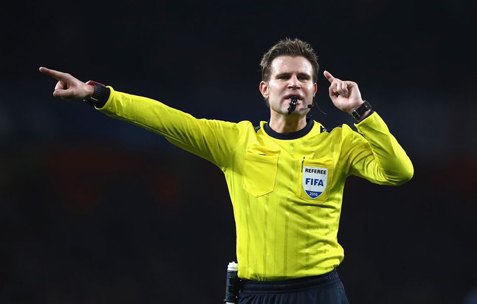 how to understand offside football 3423456 - چگونه در فوتبال قانون آفساید را درک کنیم؟