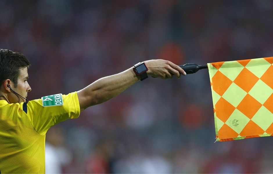 how to understand offside football 6577889 - چگونه در فوتبال قانون آفساید را درک کنیم؟