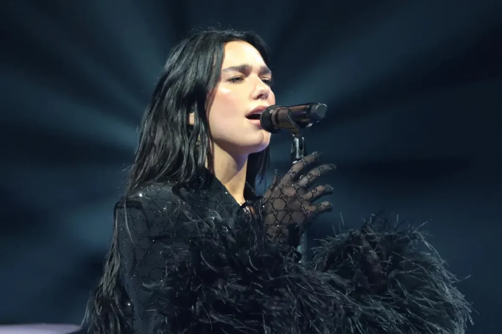 dua lipa 1024x683 1 - دوا لیپا در صدر فهرست ثروتمندترین افراد زیر ۳۰ سال؛ ثروت ۹ رقمی خواننده انگلیسی!