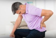 Intestinal inflammation and back pain 1 220x150 - بررسی تمامی روش های درمان کیست تخمدان