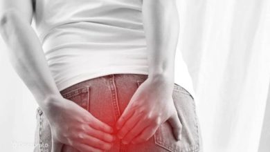 شیاف آنتی هموروئید برای چیست؟ infected hemorrhoid 390x220 - شیاف آنتی هموروئید برای چیست؟